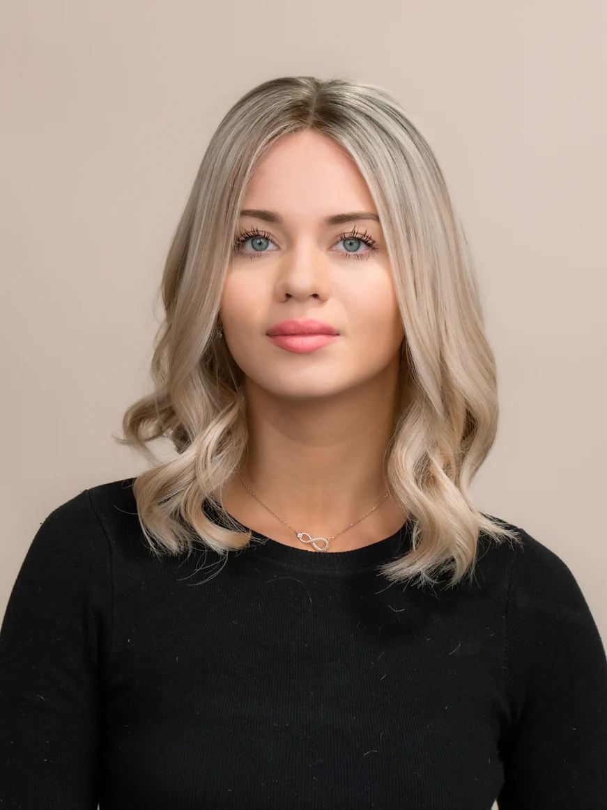 Chloe 16