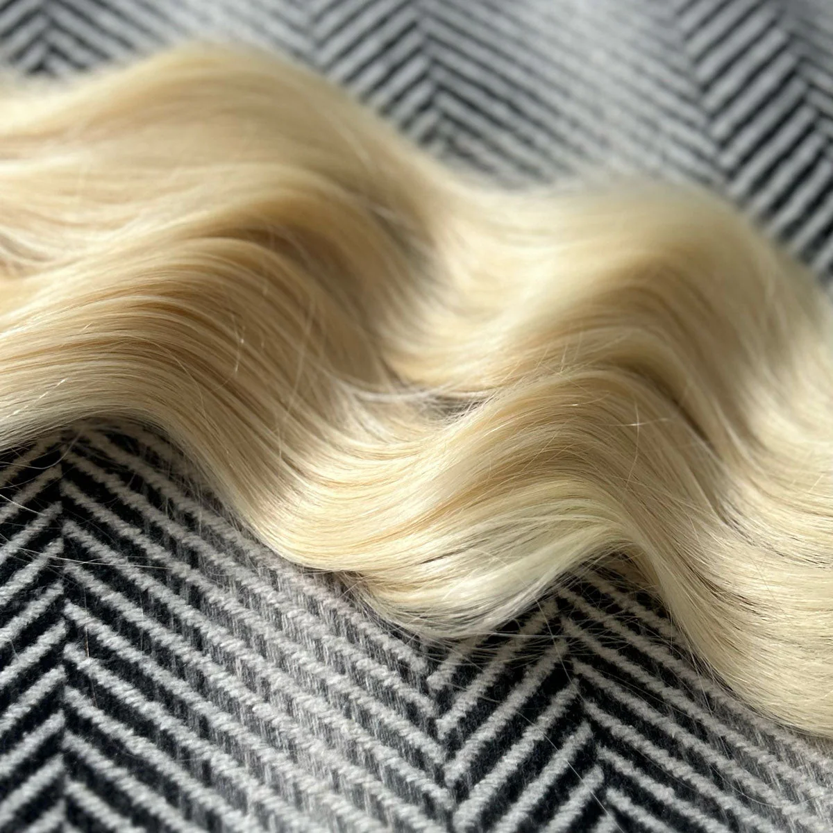 Ponytail Hair Extension #60 Platinum Blonde - PrettyBull Limited